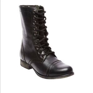 Steve Madden Women’s black Troopa combat boots